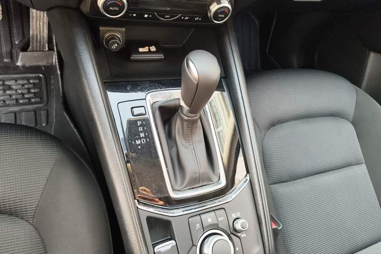 Used Mazda CX-5 2025 2.0L Automatic Two-Wheel Drive ZhiShang Pro Gear Lever
