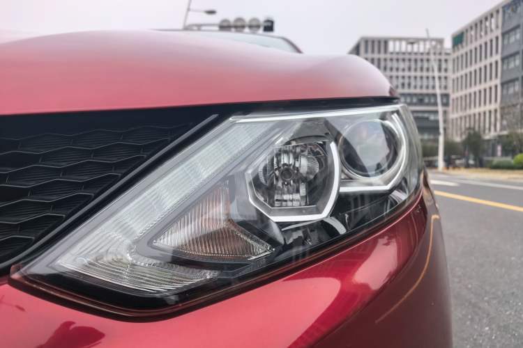 Used Nissan Qashqai 2016 2.0L CVT Elite Edition Left Front Headlight