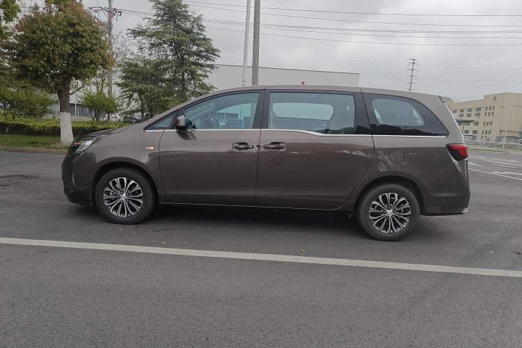 Used Buick GL8 2022 Land Cruiser Executive Class 652T Comfort Model Exterior 1