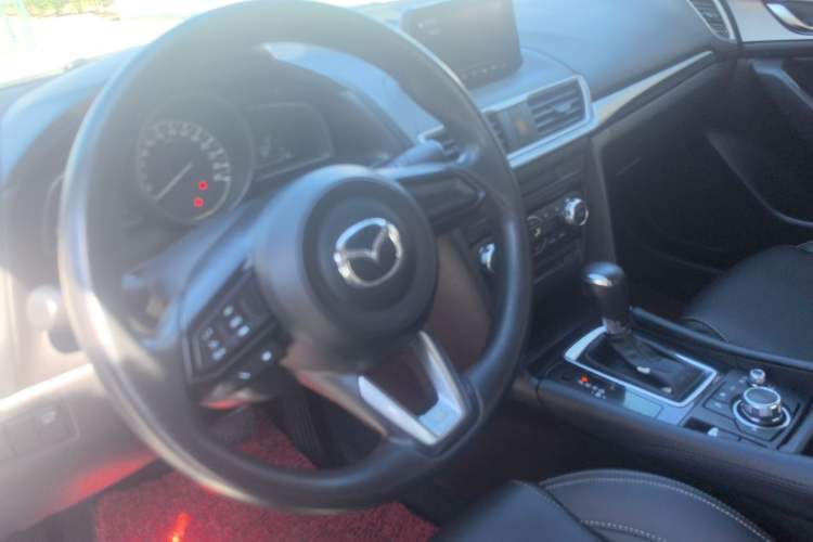 Used Mazda Mazda 3 Axela 2017 Sedan 1.5L Automatic Luxury Model China VI Standard
