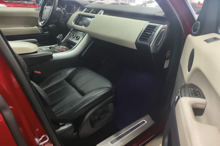Used Land Rover Range Sport 2014 3.0 SC V6 HSE DYNAMIC Interior 7
