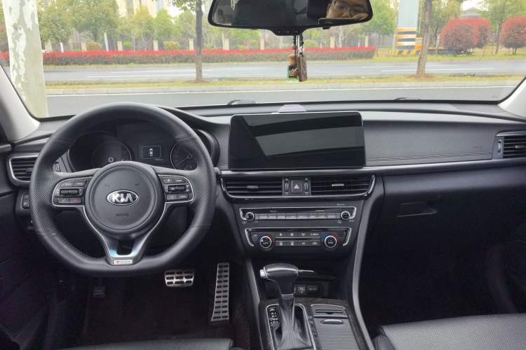 Used Kia K5 2016 1.6T Automatic LUX
