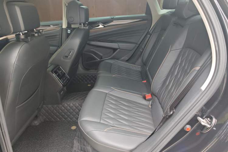 Used Volkswagen Passat 2019 330TSI Luxury Edition China VI Standard Interior 2