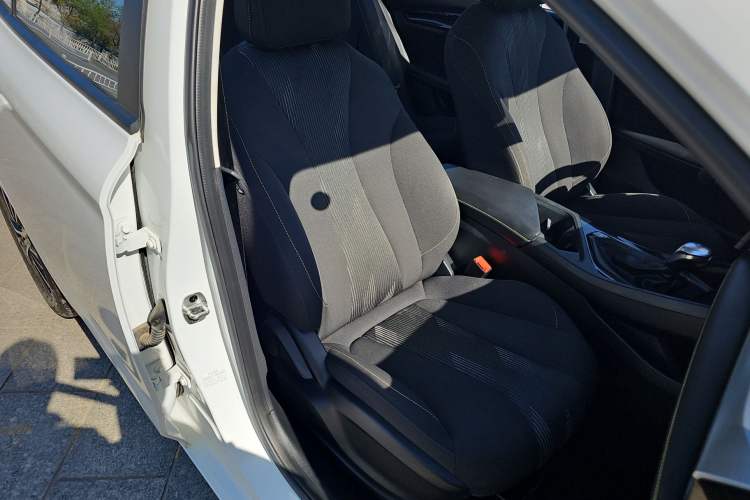 Used Roewe i5 2021 1.5L CVT Platinum Edition Right Front Seat