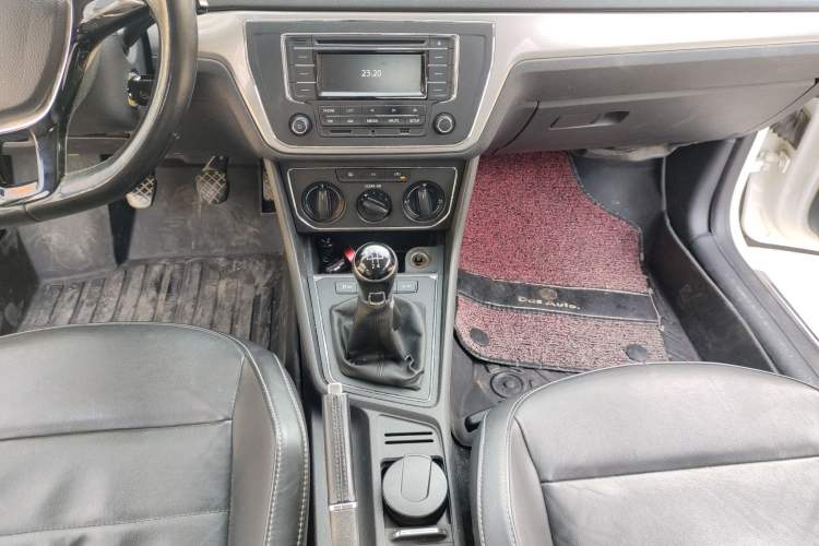 Used Volkswagen Lavida 2015 1.6L Manual Comfort Edition