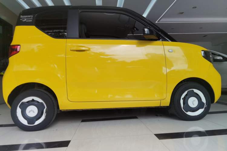 Used Wuling Hongguang MINIEV 2021 Macaron Premium Model – Lithium Iron Phosphate