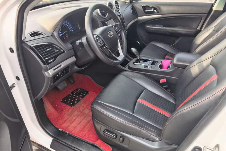 Used BYD S7 2015 2.0T Automatic Prestige Model Driver Seat