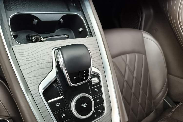 Used Chery Tiggo 8 PRO 2022 390T Two-Wheel Drive Vast Edition 5 Seats Gear Lever