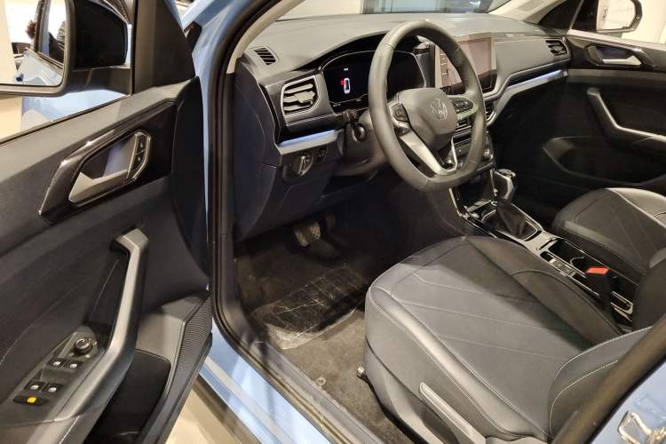 Used Volkswagen Tharu 2025 NewRui 300TSI Prestige Edition
