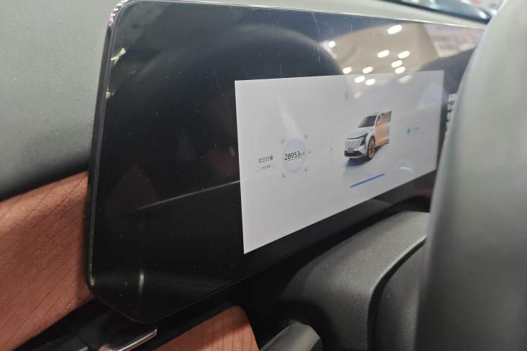 Used CHANGAN CS75 PLUS 2025 4th Generation 1.5T New Blue Whale Smart Luxury Edition Odometer Close Up