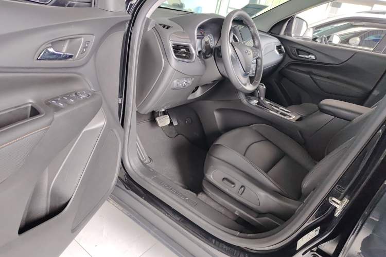 Used Chevrolet Equinox 2019 535T Automatic Chijie Edition China VI Interior 3