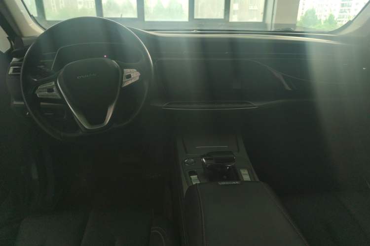 Used CHANGAN OSHAN X7 2020 1.5T Automatic Parking with Facial Recognition – Spacey & Carefree Edition Center Console