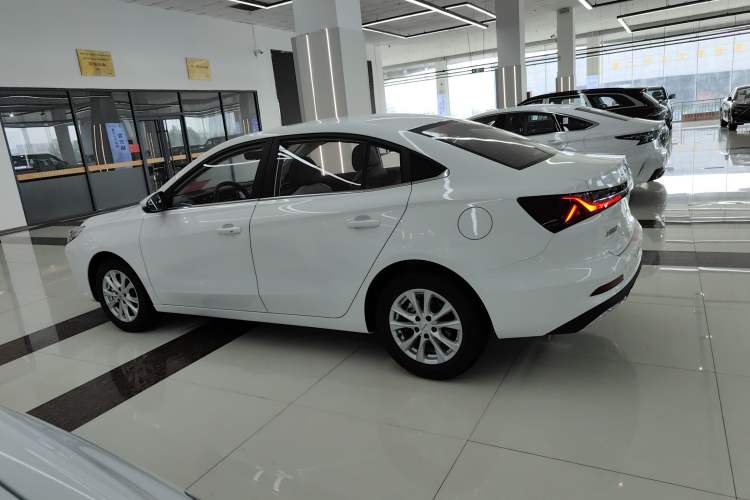 Used Roewe i5 2024 1.5L CVT Luxury Edition
