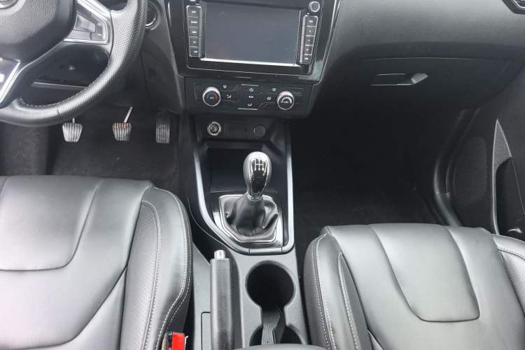 Used Dongfeng Fengon 580 2016 1.8L Manual Comfort Model