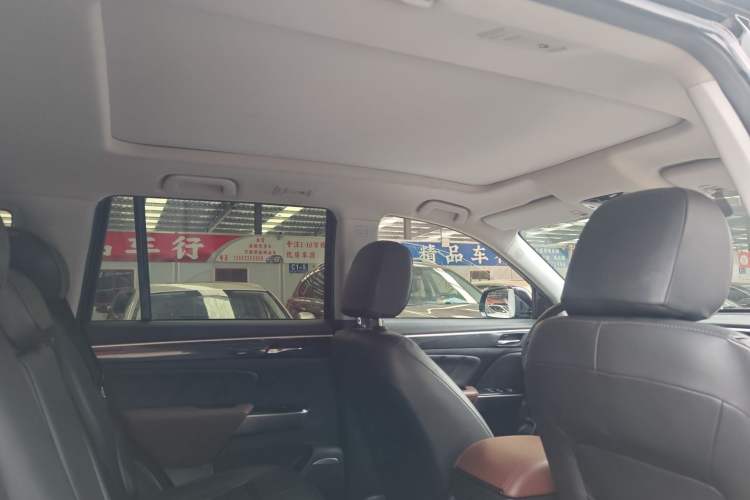 Used GAC Trumpchi GS7 2017 320T Two-Wheel-Drive Luxury Smart Connectivity Model