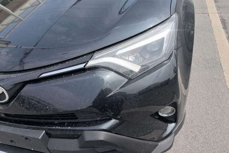 Used Toyota RAV4 2016 2.0L CVT Two-Wheel Drive Smart Edition China V Standard Left Front Headlight