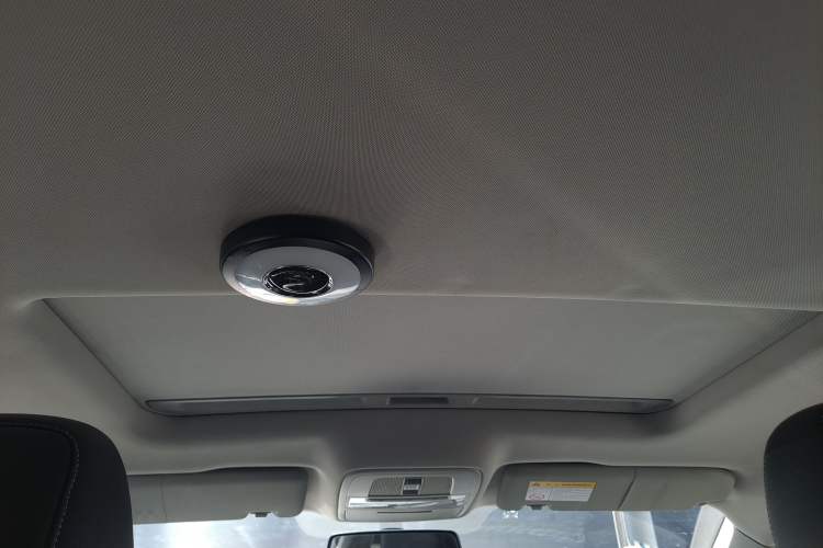 Used Roewe i6 2017 20T Manual Luxury Edition