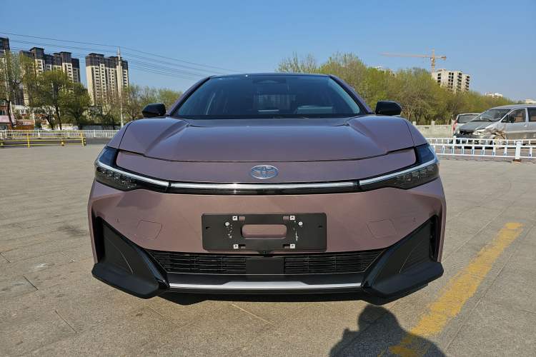 Used Toyota bZ3 2023 616 km Long-Range Premium Front