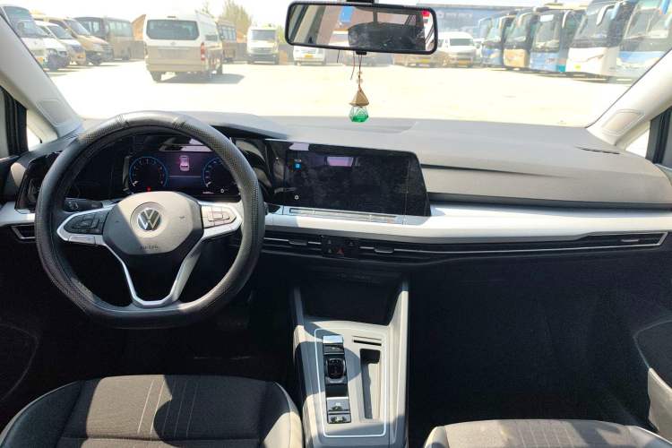 Used Volkswagen Golf 2021 280TSI DSG Pro Center Console