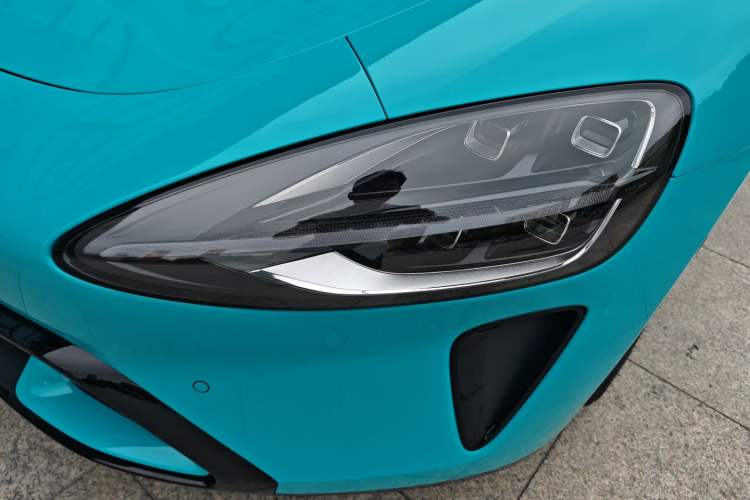 Used Xiaomi Auto SU7 2024 Rear-Drive Ultra-Long Range Advanced Pro-Level Intelligent Driving Version Left Front Headlight