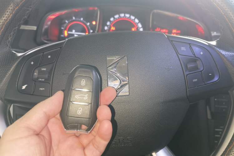 Used DS 6 2014 1.6T Luxury Edition THP160