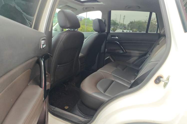 Used GAC Trumpchi GS4 2017 235T Automatic Two-Wheel Drive Luxury Smart Connectivity Version Interior 2