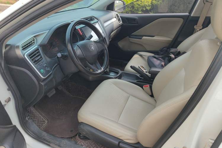 Used Honda Greiz 2016 1.5L CVT Classic Edition Interior 1