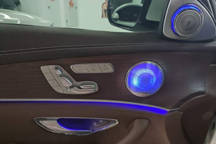 Used Mercedes-Benz E-Class 2020 Restyled E 300 L Exclusive Edition Interior 2