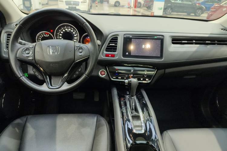 Used Honda Vezel 2015 1.8L CVT 2WD Luxury Model Center Console