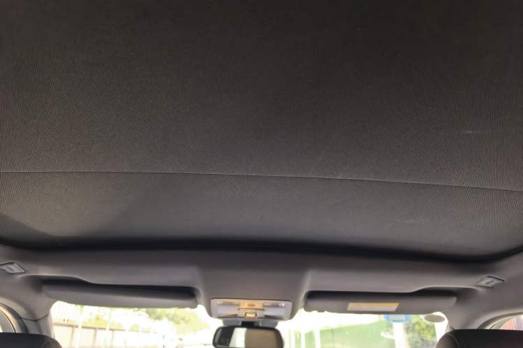 Used Land X7 2016 2.0T Panoramic Prestige Edition Headliner