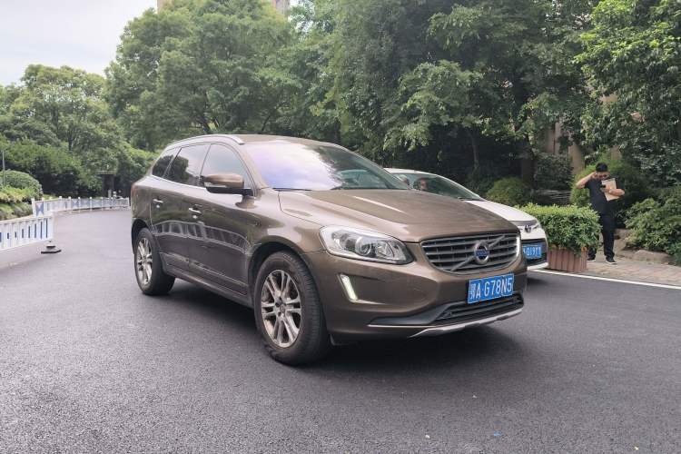 Used Volvo XC60 2016 T5 Smart Upgrade Model
