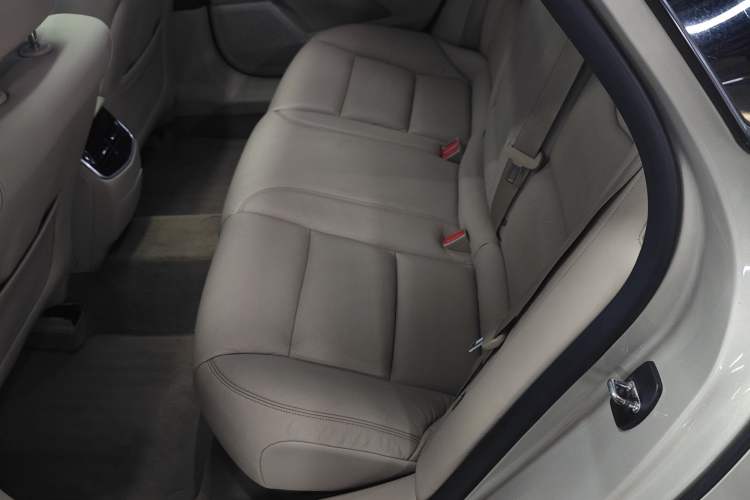 Used Cadillac XTS 2014 28T Comfort Version