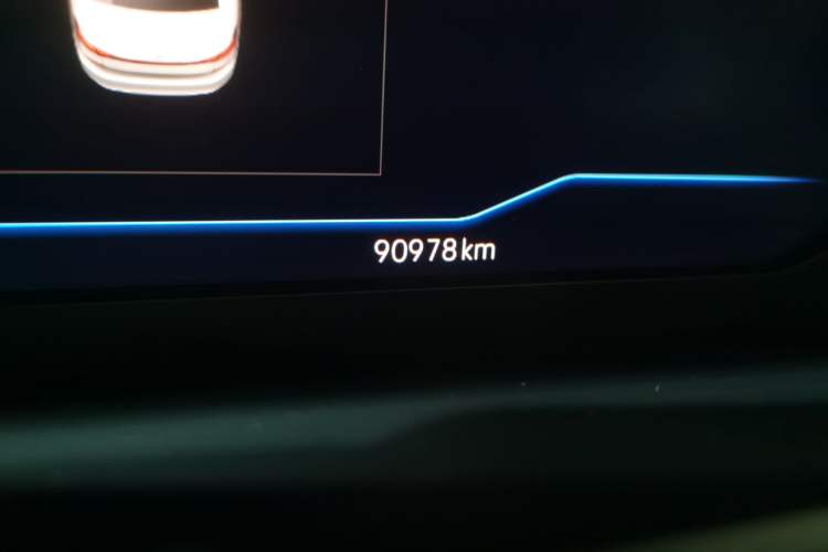 Used Volkswagen Passat 2022 330TSI Luxury Edition Odometer Close Up