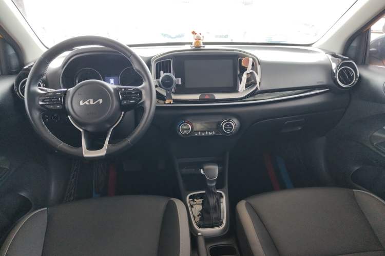 Used Kia kx1 Stonic 2021 1.4L CVT Fun & Sunroof Model