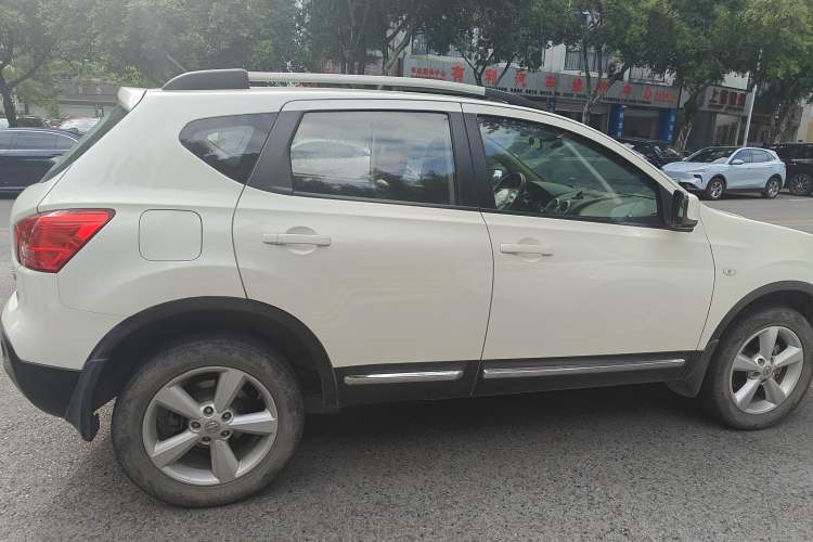 Used Nissan Qashqai 2015 2.0 XL Coolfire CVT 2WD Exterior 2