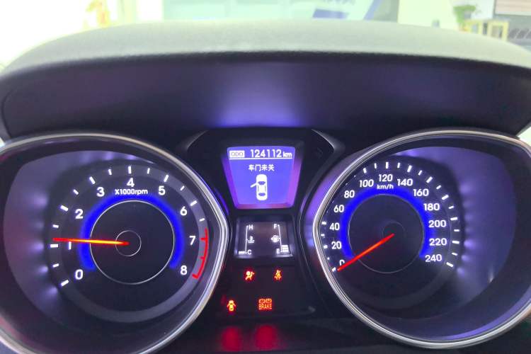 Used Hyundai Elantra (5th Generation / Langdong) 2012 1.6L Manual Leading Model