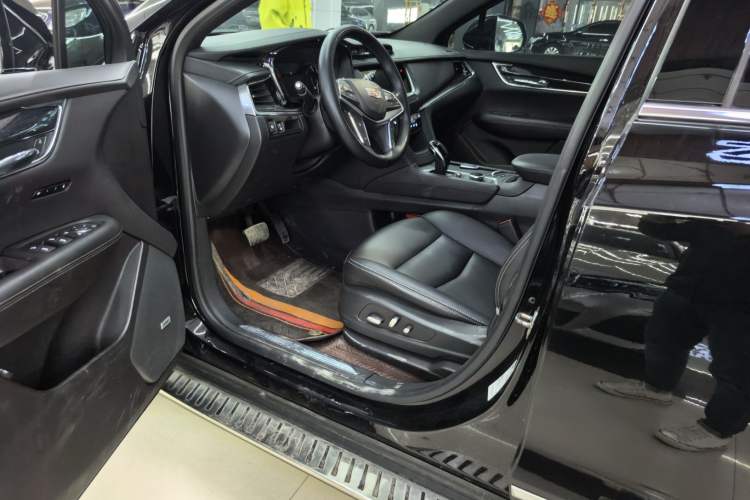 Used Cadillac XT5 2022 2.0T Two-Wheel Drive Luxury Version Interior 1