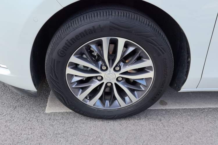 Used Buick GL8 2022 ES Landtrek 653T Luxury Edition
