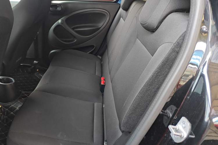 Used smart forfour 2018 1.0L 52 kW Dynamic Edition