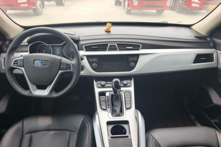 Used Geely Auto Emgrand X7 Sport 2016 1.8TD Automatic ZhiShang Model Interior 6