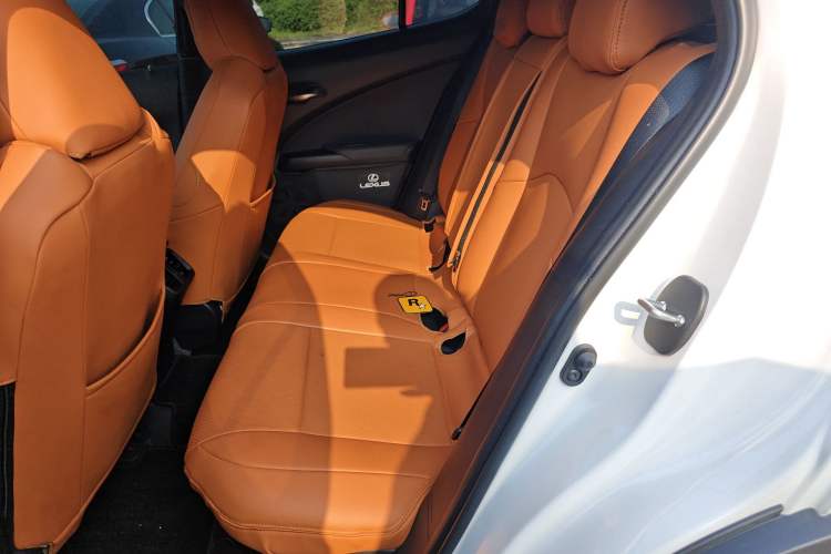 Used Lexus UX 2022 260h Explore-Cool Edition
