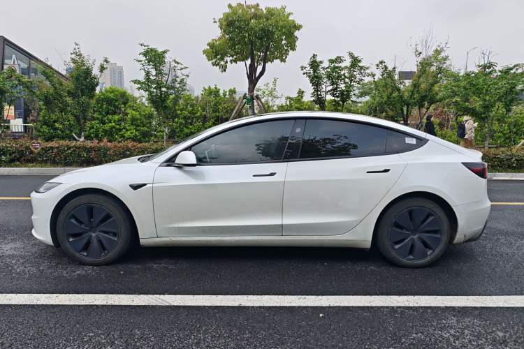 Used Tesla Model 3 2025 Rear-Wheel-Drive Version
