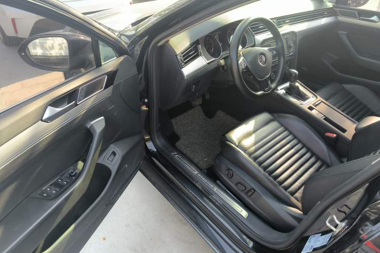 Used Volkswagen Magotan 2018 330TSI DSG Advanced Model Driver Seat