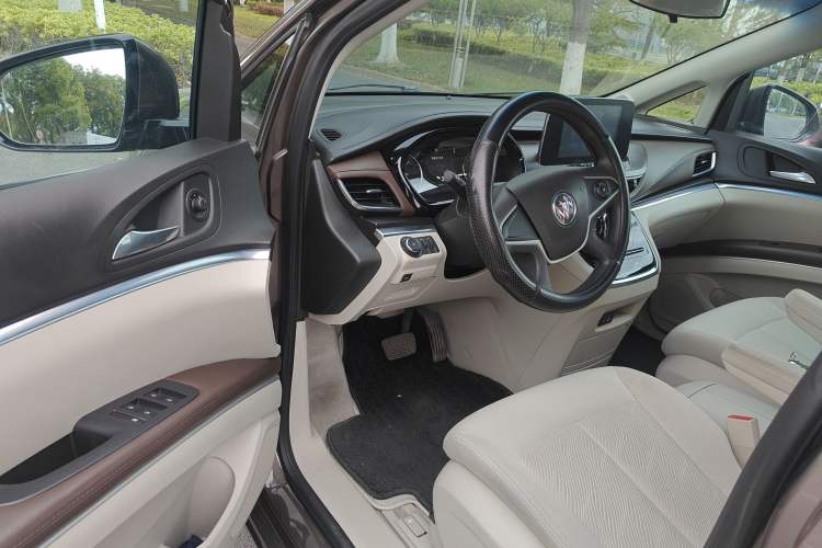 Used Buick GL8 2022 Land Cruiser Executive Class 652T Comfort Model Driver Seat