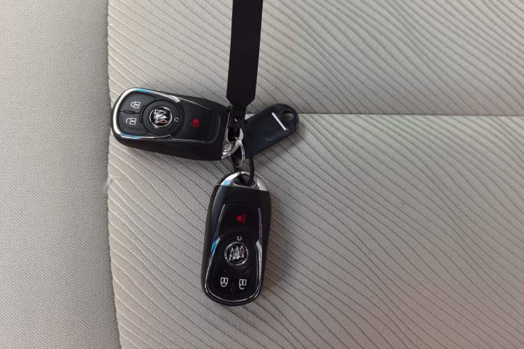 Used Buick GL8 2023 Land Executive Class Comfort Model