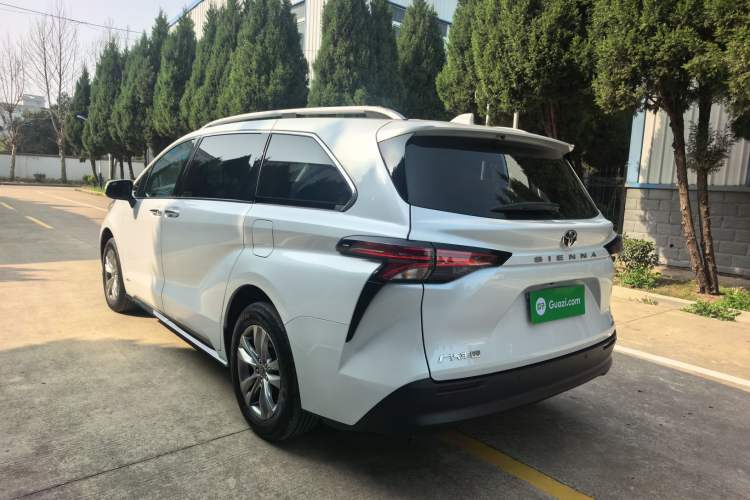 Used Toyota SIENNA 2024 2.5L Hybrid Comfort Edition