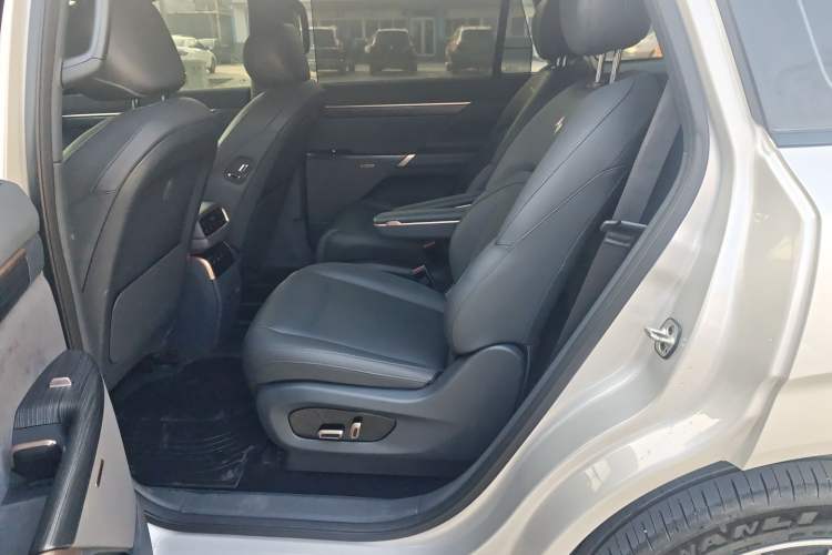 Used Dongfeng eπ eπ008 2024 210Max Range-Extended Version 6 Seats