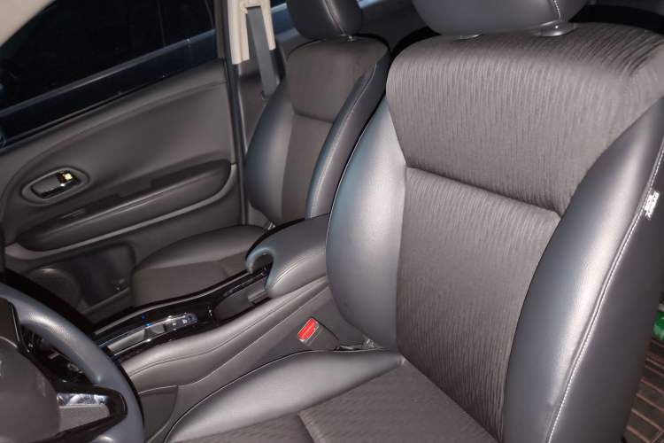 Used Honda Vezel 2019 1.5L CVT Luxury Model China VI Left Front Seat