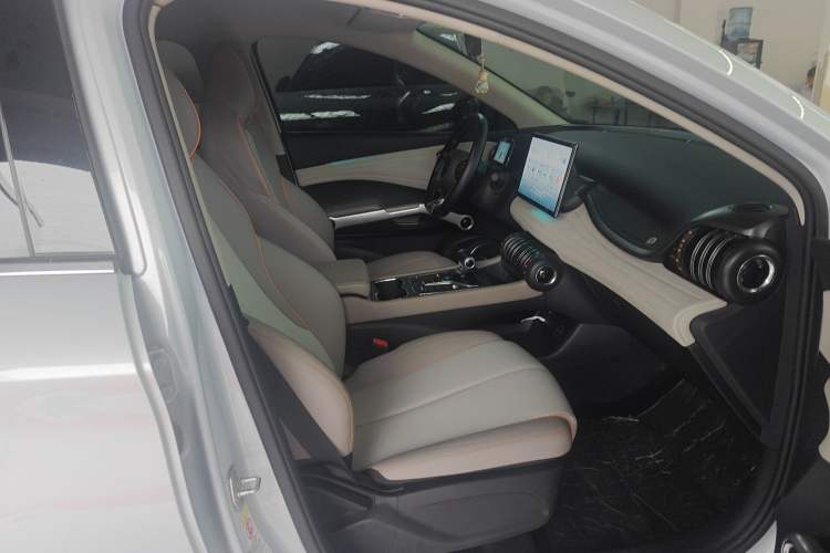 Used BYD Yuan PLUS 2024 Honor Edition 510KM Leading Model
