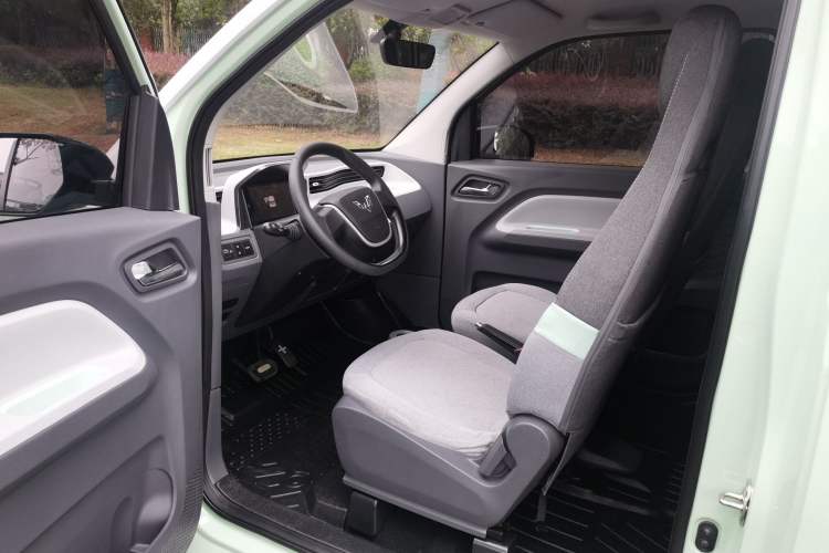 Used Wuling Hongguang MINIEV 2021 Macaron Premium Model – Lithium Iron Phosphate